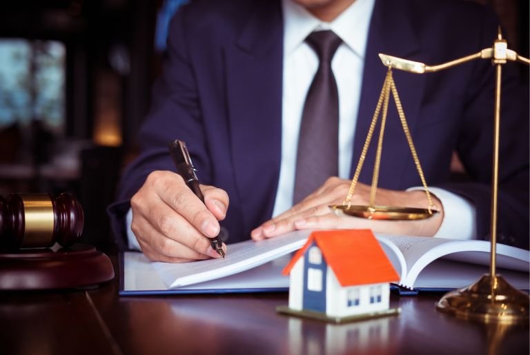 advogado-especialista-em-direito-imobiliario