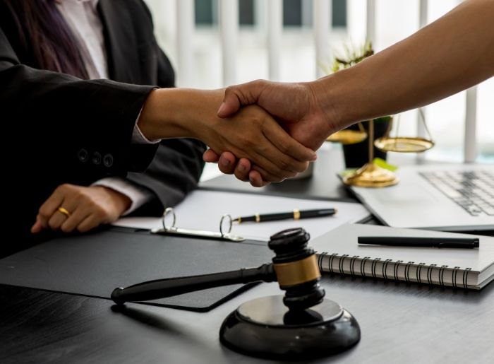 advogados-especializados-em-direito-imobiliário