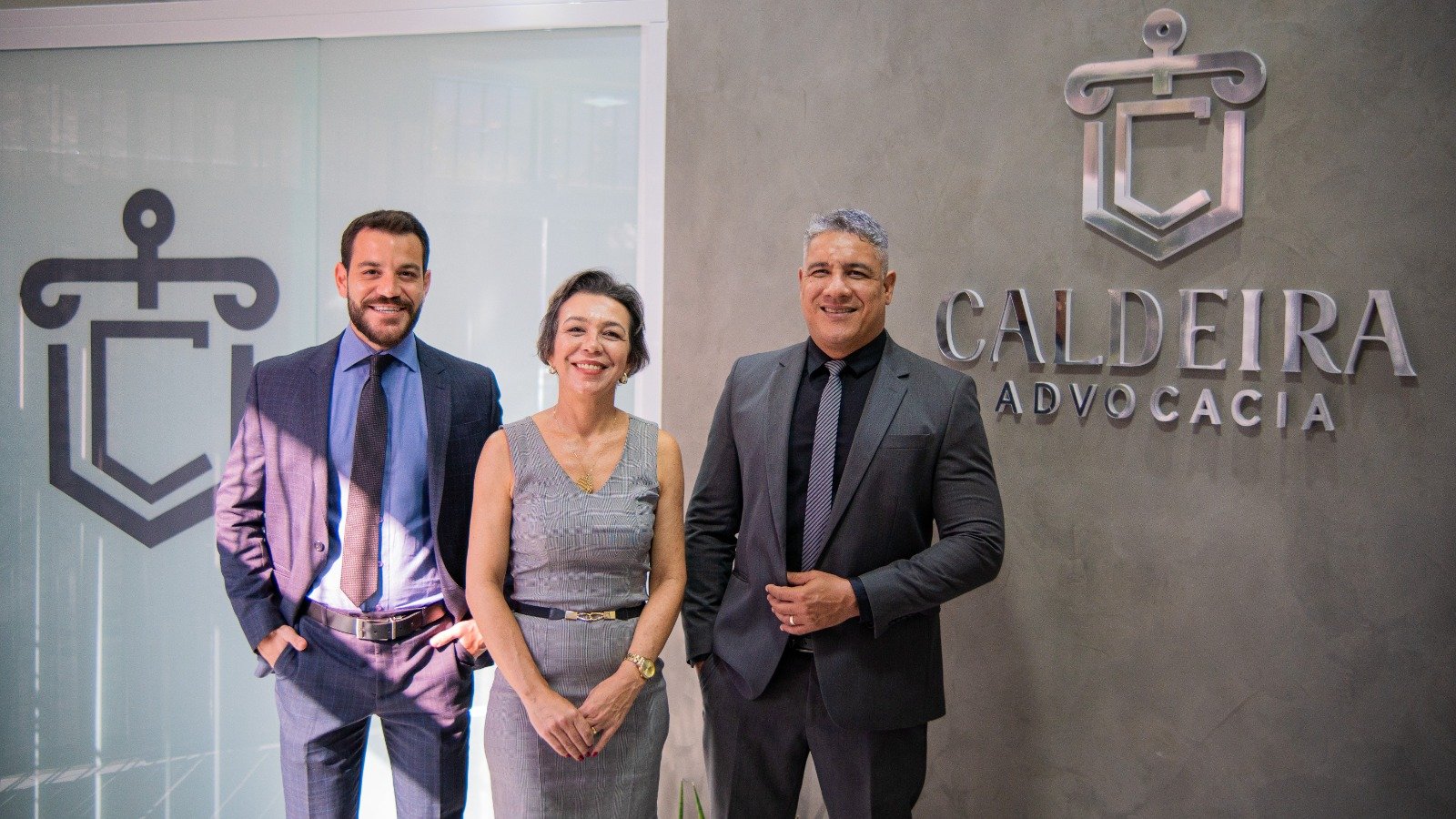 Sócios e equipe da Caldeira Advogados Associados