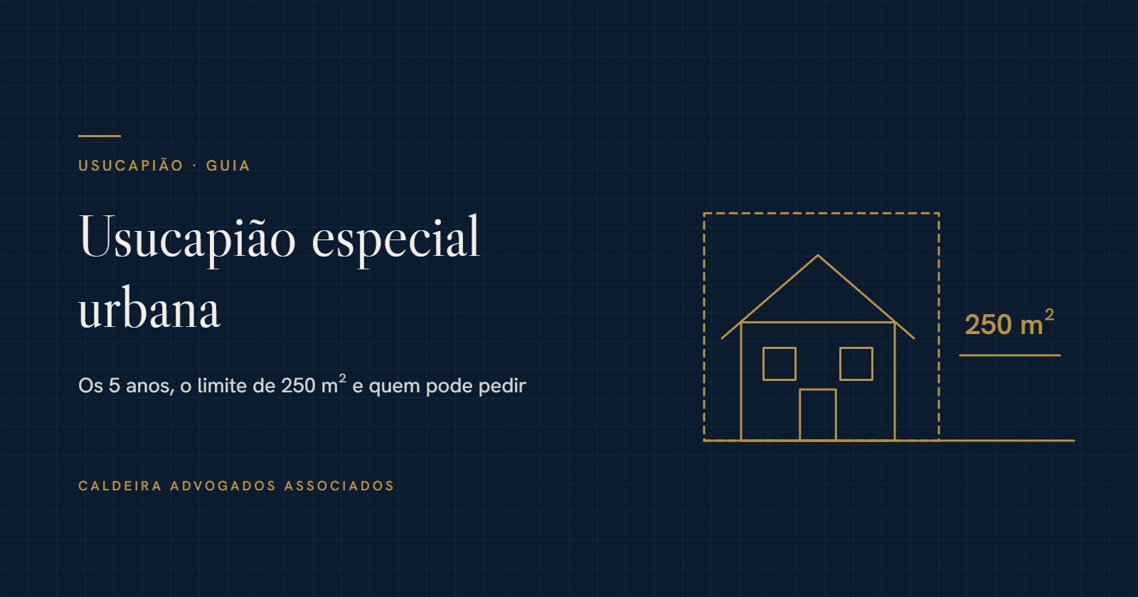 Família diante de casa simples em lote urbano, com fita métrica e planta do terreno em primeiro plano